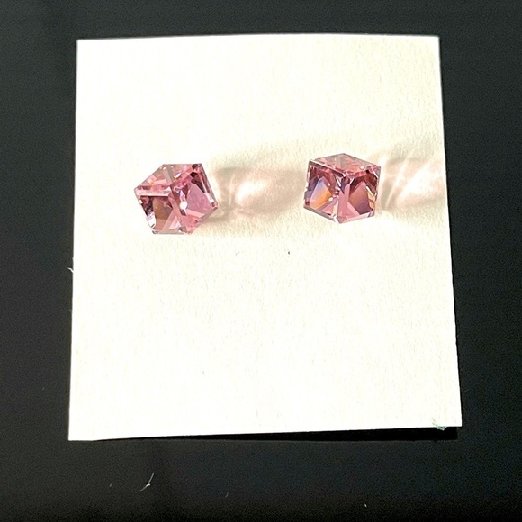 𝅺new Pink Cube Crystal Stainless Steel Stud Earrings - Picture 1 of 5